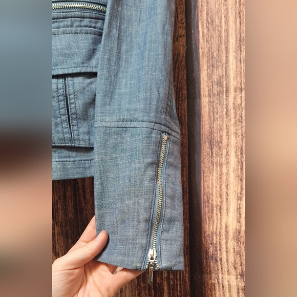 White House Black Market Utility Jacket in Denim Womens Size 2! - Picture 5 of 8